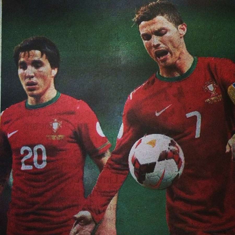 Registro de Josué ao lado de Cristiano Ronaldo na seleção portuguesa