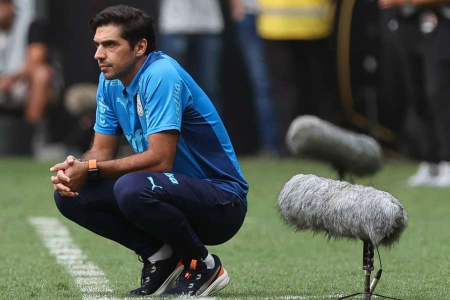 Abel Ferreira e o microfone que foi chutado na Supercopa do Brasil