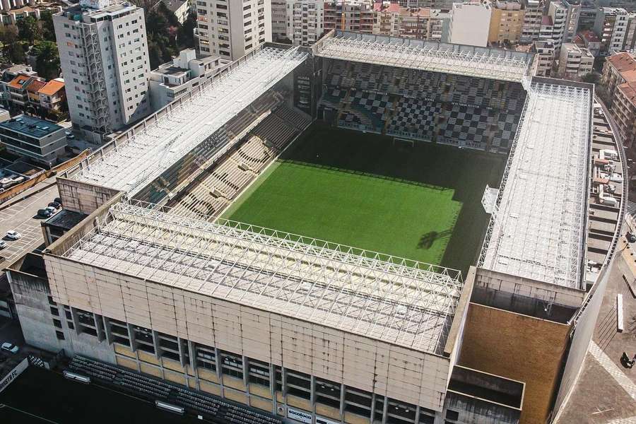 Situação financeira complicada no Estádio do Bessa