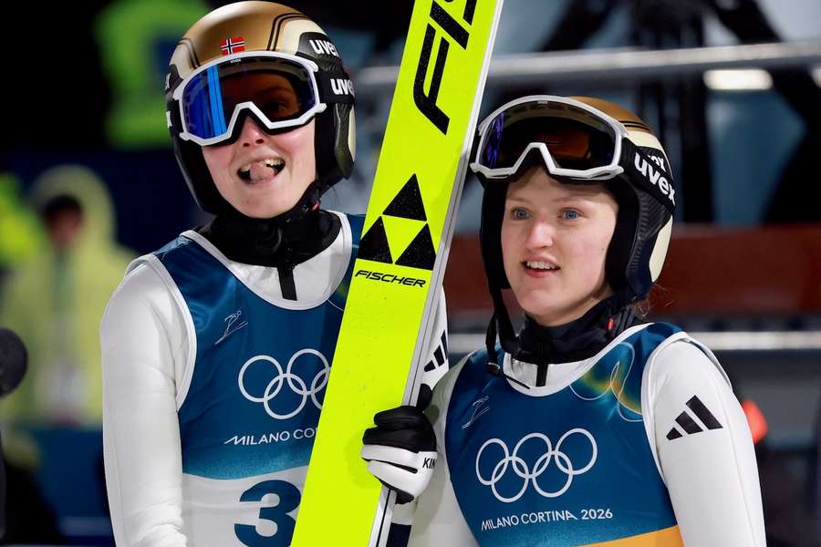Katharina Schmid (r.) hat es im letzten olympischen Wettkampf nicht in den zweiten Durchgang geschafft. Katharina Schmid (r.) hat es im letzten olympischen Wettkampf nicht in den zweiten Durchgang geschafft.