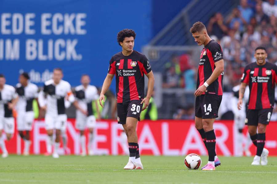 Maza (l.) im Spiel gegen Elversberg Maza (l.) im Spiel gegen Elversberg