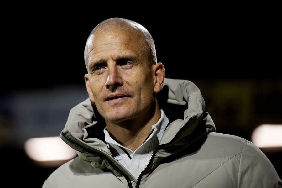 Bas Sibum has been fired as manager of Heracles Almelo Bas Sibum has been fired as manager of Heracles Almelo