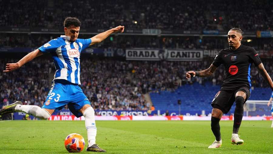 Omar El Hilal enfrenta o Barcelona em grande forma