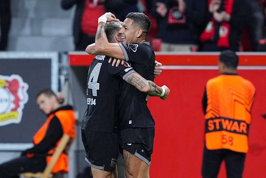 Bayer Leverkusen siegt klar gegen Celje. Bayer Leverkusen siegt klar gegen Celje.