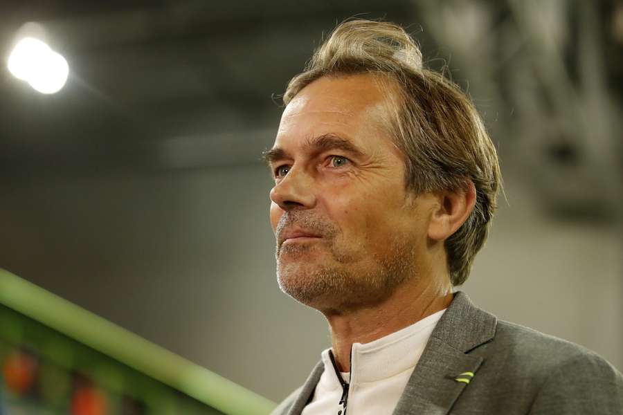 Phillip Cocu voelt de druk toenemen na de slechte resultaten van de afgelopen weken