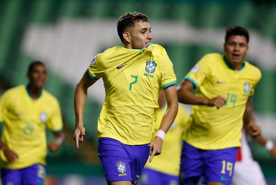 Stênio fez o gol de empate, que abriu caminho para a virada brasileira