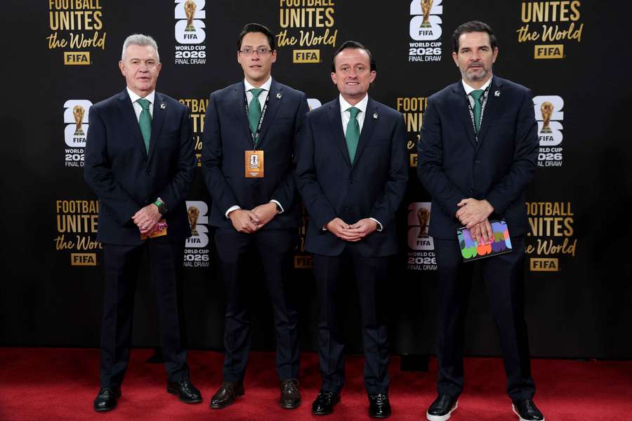 Javier Aguirre y su staff Javier Aguirre y su staff