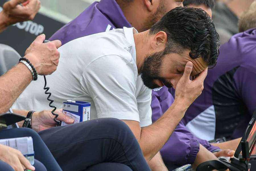 Amorim na lavičce United při remíze s Fulhamem.