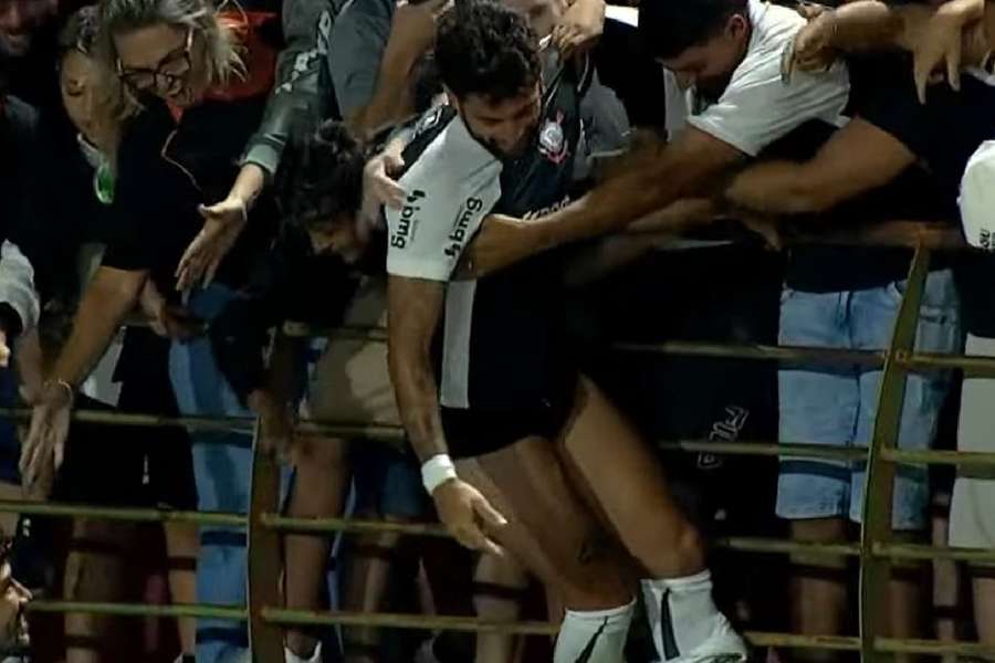 Yuri Alberto protagonizou cena curiosa após o golo 