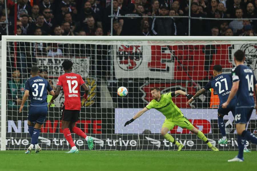 Dublet Selke pomaga Kolonii zakończyć serię 14 meczów bez porażki Leverkusen