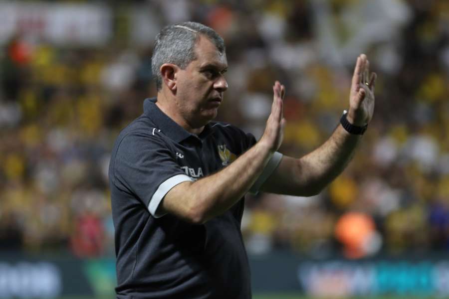 Cláudio Tencati não evitou rebaixamento do Criciúma para Série B