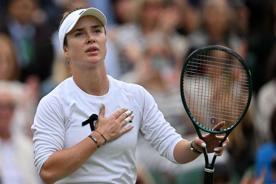 Elina Svitolina jogou na quarta ronda com uma fita preta