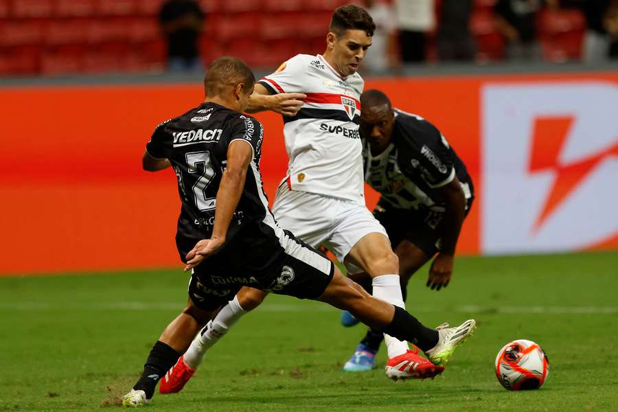 Oscar atuou por 90 minutos em São Paulo 0x0 Inter de Limeira