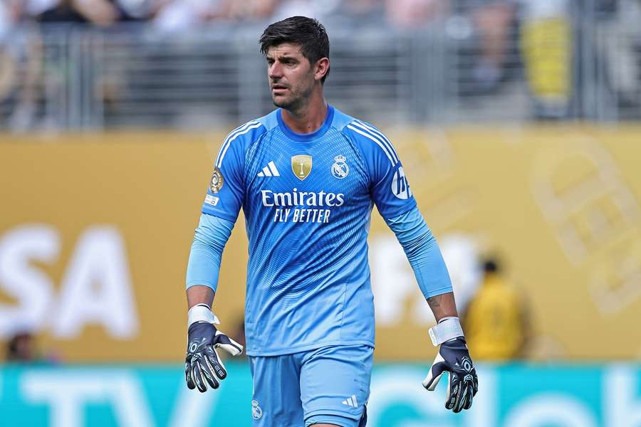 Belgický brankář Thibaut Courtois by měl pokračovat v Realu Madrid.