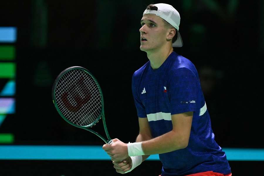 Menšíka čekají těžcí soupeři. Menšíka čekají těžcí soupeři.