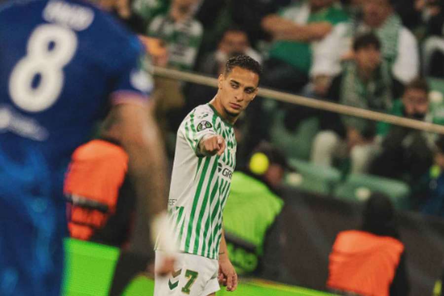 Brazilský křídelník Antony by se rád vrátil do Betisu