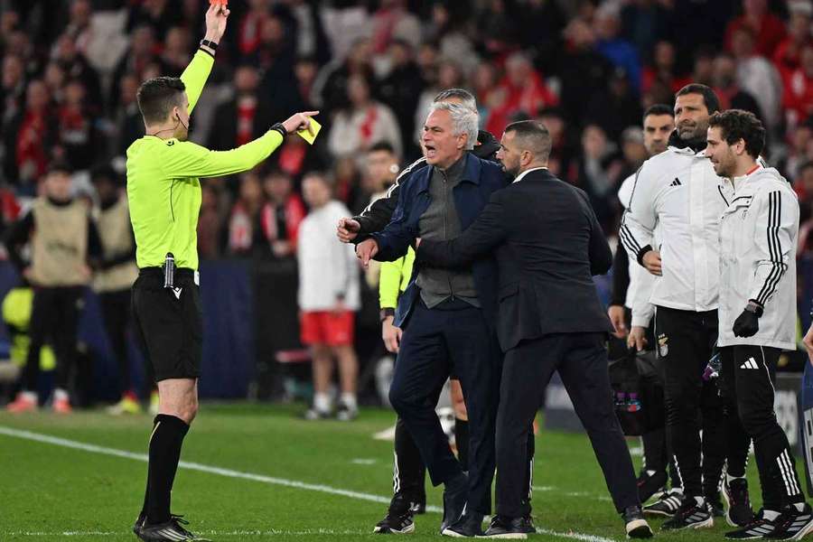 José Mourinho foi expulso aos 85 minutos