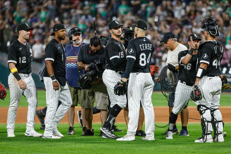 Chicago White Sox dismantled the Minnesota Twins 