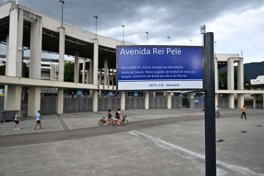 L'avenue devant le Maracana a été rebaptisée "Avenida Rei Pelé"