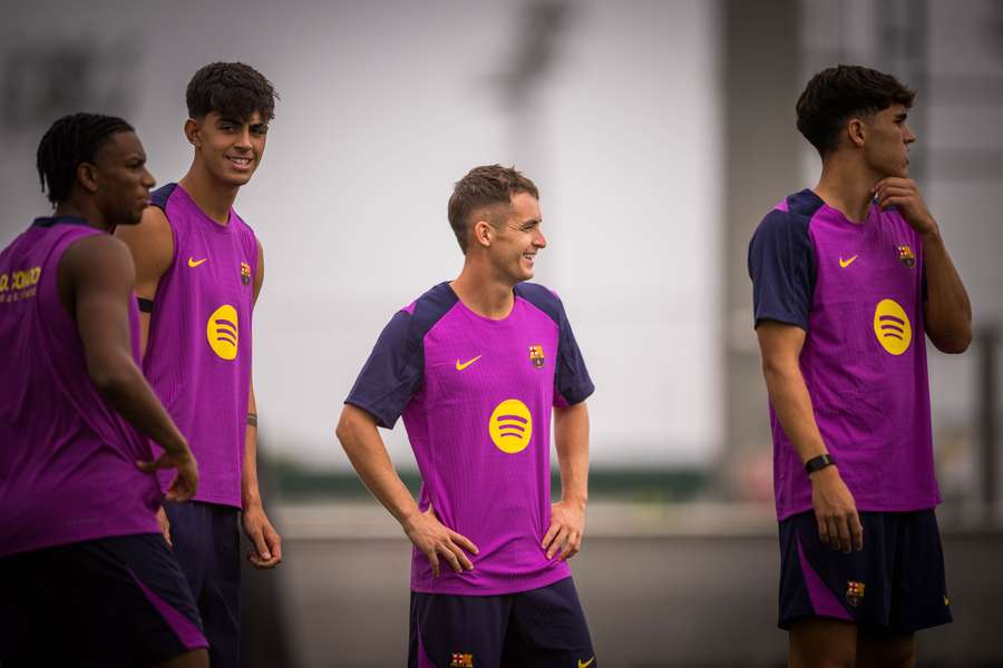 Marc Casadó, en el centro de la imagen, entre Marc Bernal, Balde y Pau Cubarsí