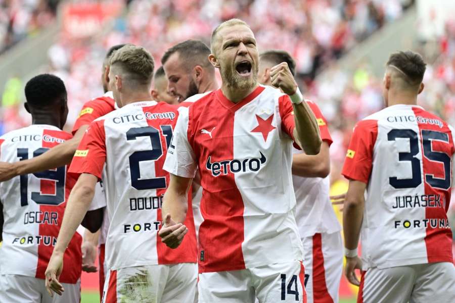 Slavia v Edenu porazila Hradec Králové i díky brance Micka van Burena.