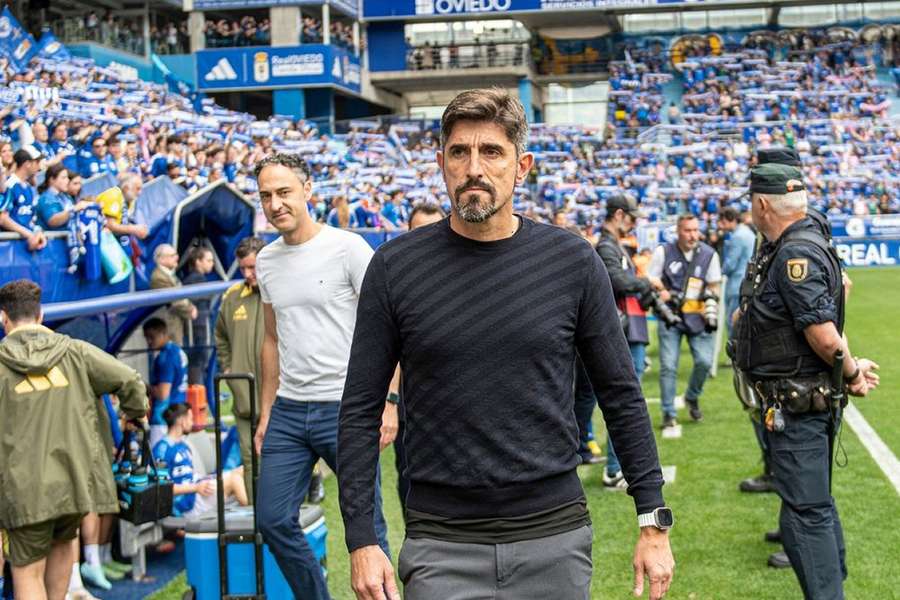 Real Oviedo axe coach Paunovic
