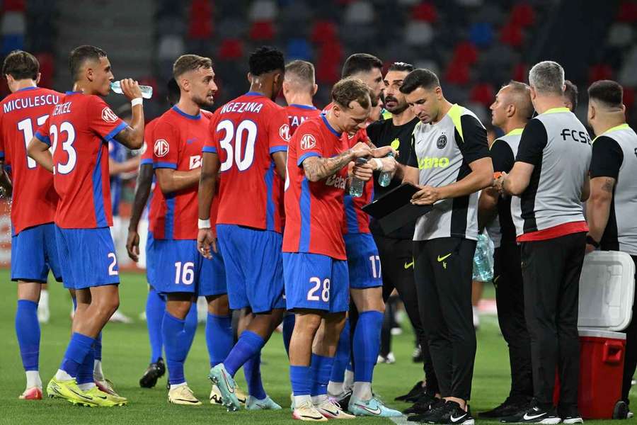Pauză de hidratare la FCSB