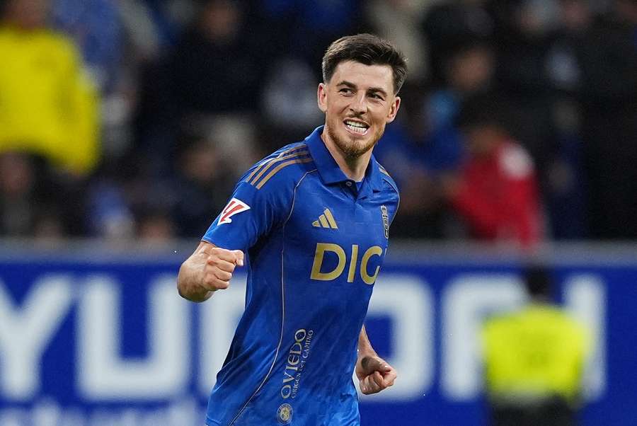 Alberto Reina abriu o placar para o Real Oviedo no confronto Alberto Reina abriu o placar para o Real Oviedo no confronto