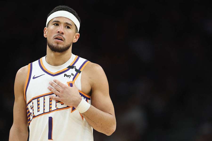 Devin Booker prolonge de deux ans avec Phoenix pour 145 millions de dollars