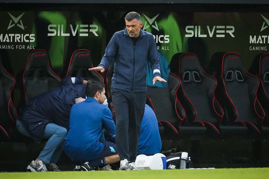 Sérgio Conceição tem cinco baixas para o duelo contra o Barcelona