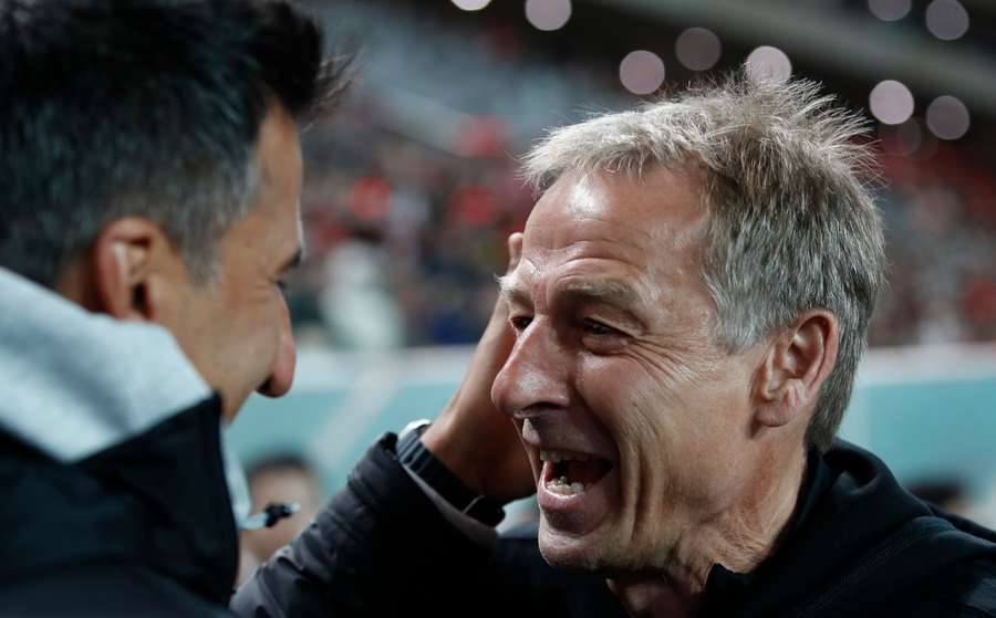 Marcelo Broli (Uruguay) und Jürgen Klinsmann