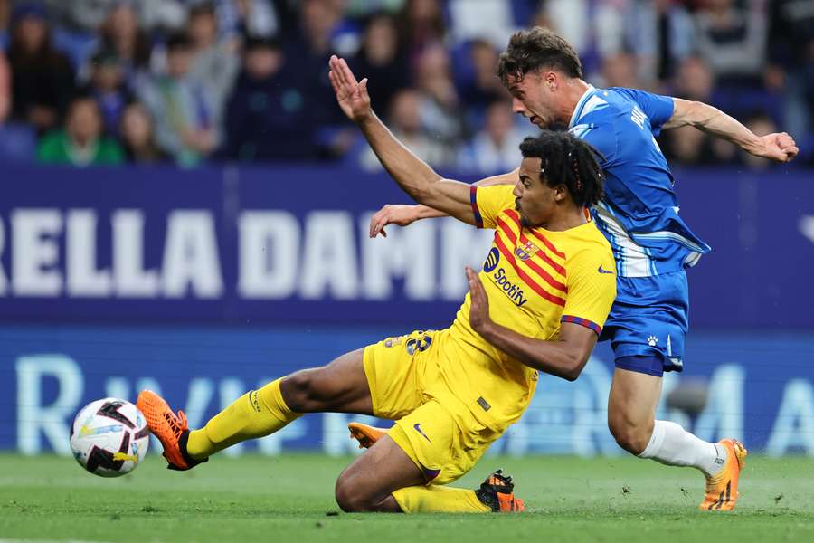 Koundé durante el derbi catalán contra el Espanyol.