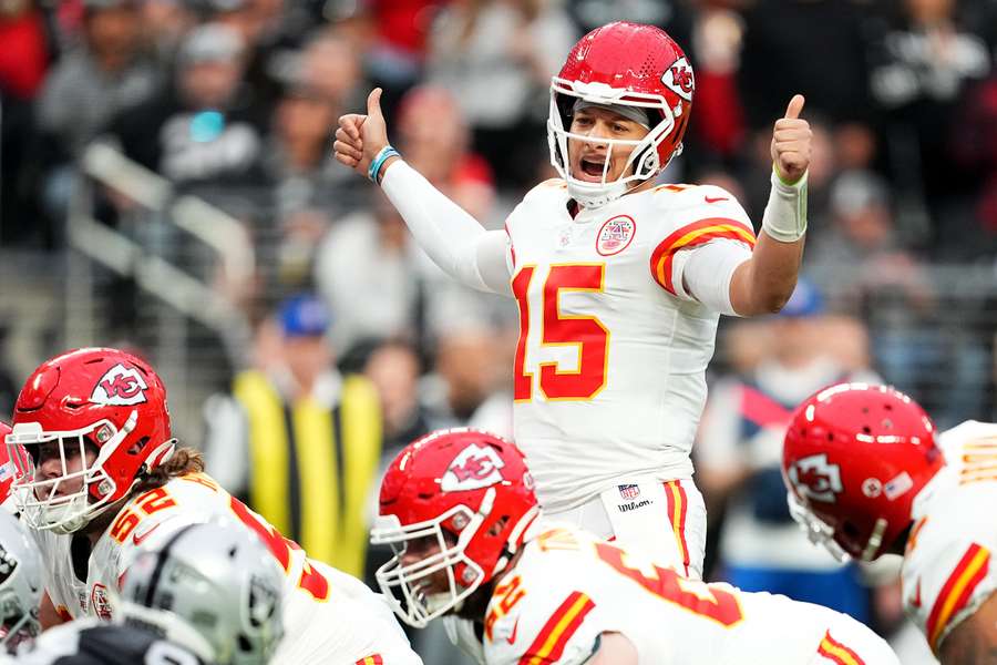 NFL Roundup: Chiefs quarterback sætter ny vanvittig rekord, Jaguars videre til slutspil