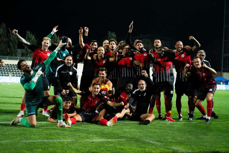 A festa do Lincoln Red Imps
