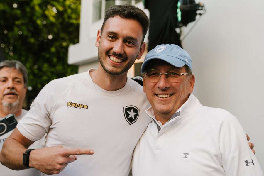 Textor está no Mundial de Clubes com o Botafogo Textor está no Mundial de Clubes com o Botafogo