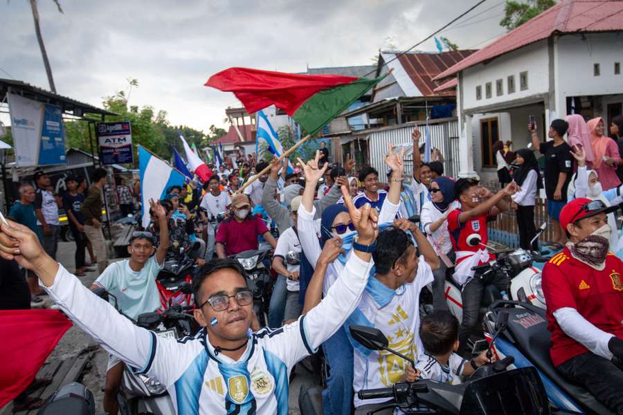Des supporters indonésiens aux couleurs de l'Argentine. Des supporters indonésiens aux couleurs de l'Argentine.