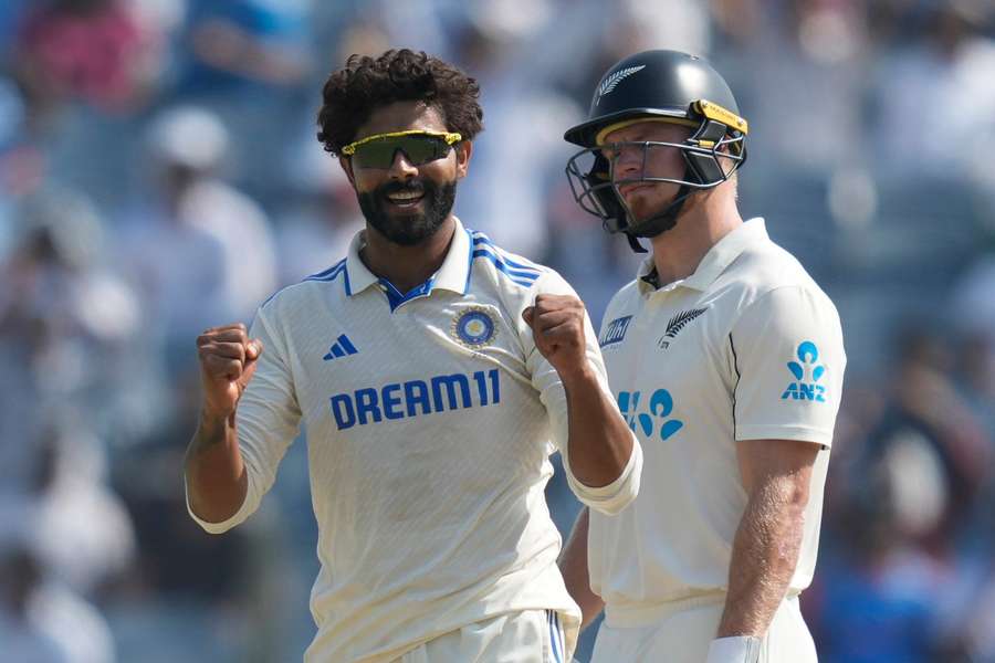 Jadeja restricts New Zealand to 235 in third Test before late India ...