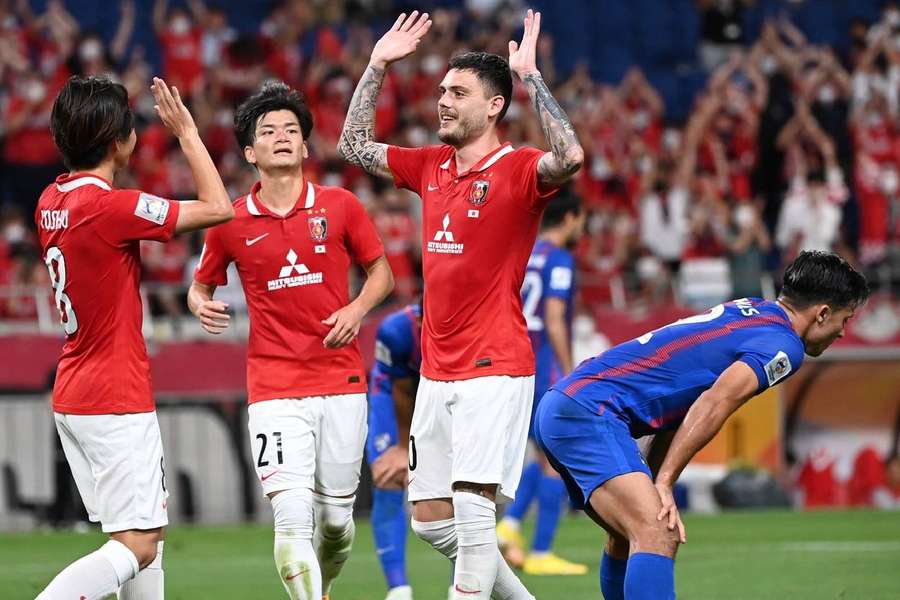 Urawa Red Diamonds beat Malaysian side Johor Darul Tazim 5-0 to reach the quarter-finals of the Asian Champions League