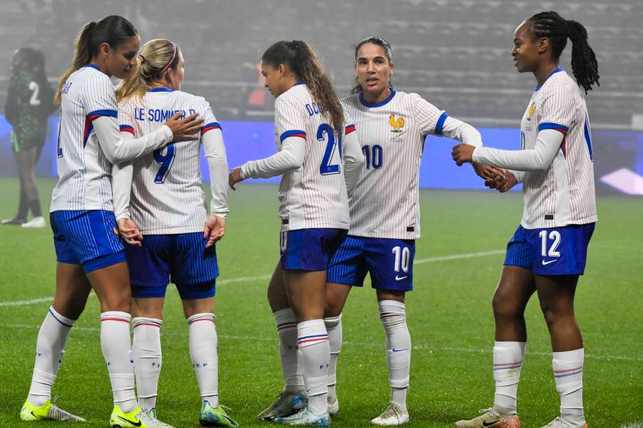 Jogadores francesas medem forças com as espanholas