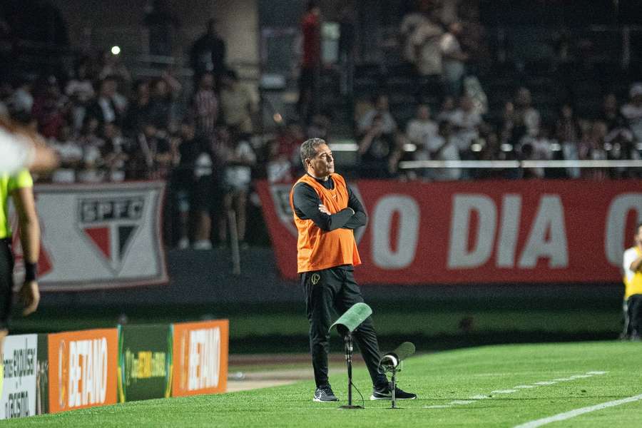 O time de Luxa foi eliminado no Morumbi