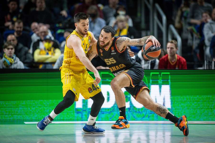 Mike James et les Monégasques tranquilles en Allemagne.