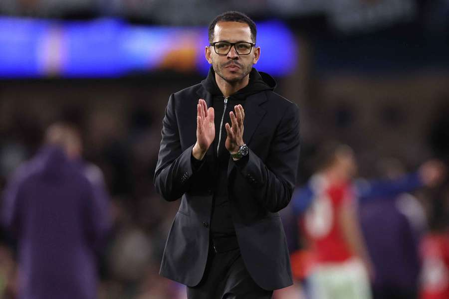 Rosenior to be sacked? Chelsea board " discussing next steps today" as pressure grows Rosenior to be sacked? Chelsea board " discussing next steps today" as pressure grows