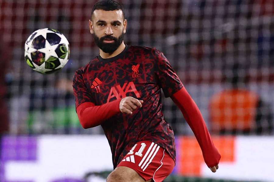 Pundits heap praise on Salah despite being left on Liverpool bench