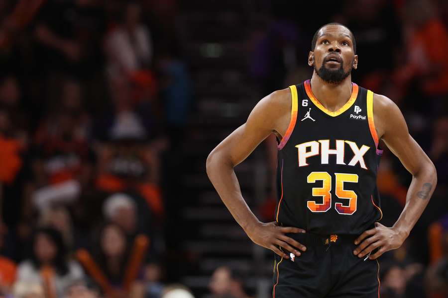 Kevin Durant er ikke tilfreds med, at han og Phoenix Suns er færdige for denne sæson.