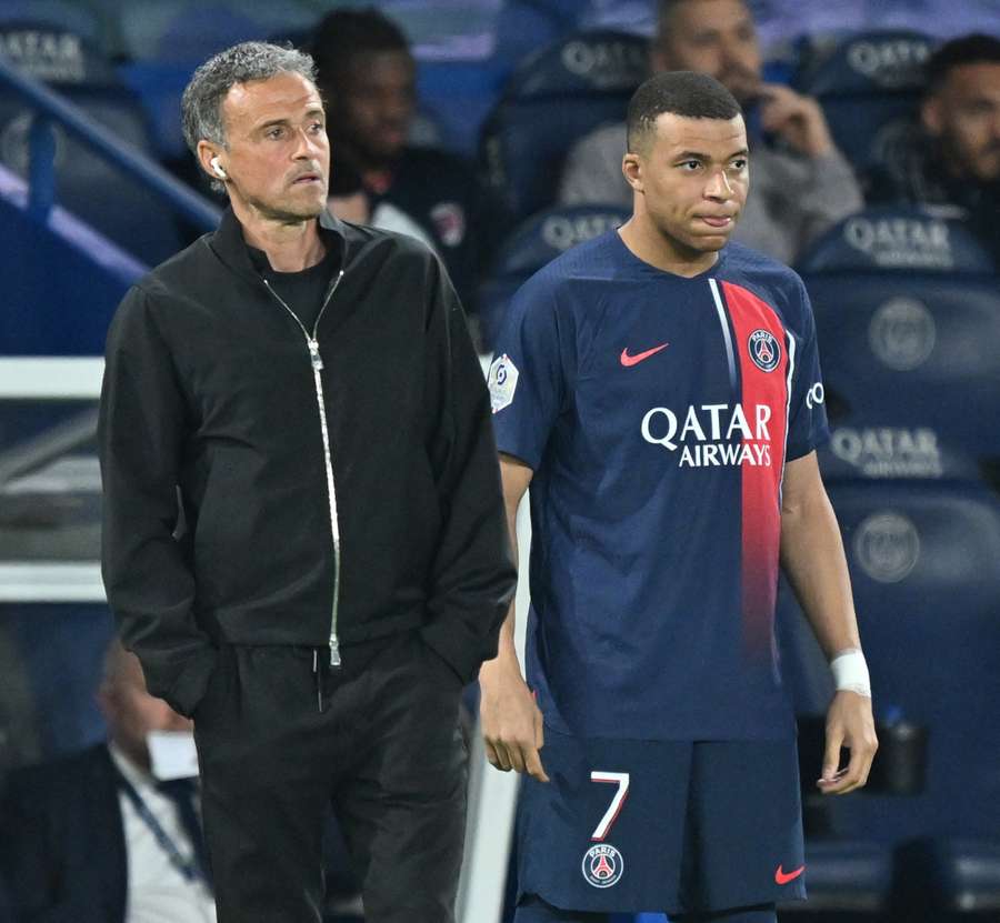 Luis Enrique e Mbappé no PSG