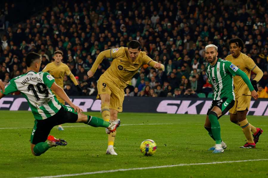 Barcelona se asi bude muset obejít bez Lewandowského.