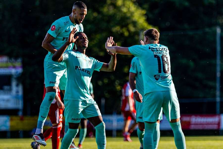 În ultimul meci al cantonamentului din Austria, trupa lui Dan Petrescu s-a impus cu 2-0 în fața ungurilor de la Debrecen