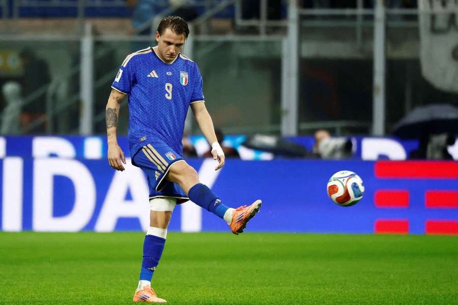 Mateo Retegui in action for Italy