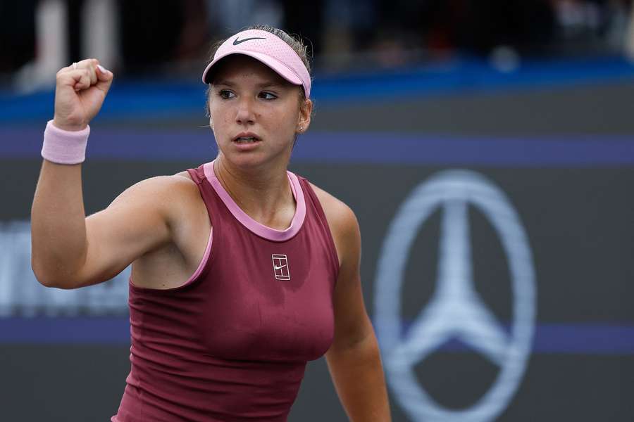 Liutova comemora conquista histórica em Memphis Liutova comemora conquista histórica em Memphis
