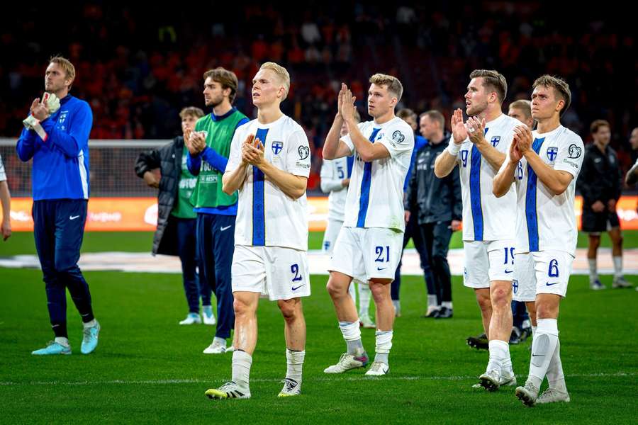 Finland players thank their fans after defeat in Amsterdam